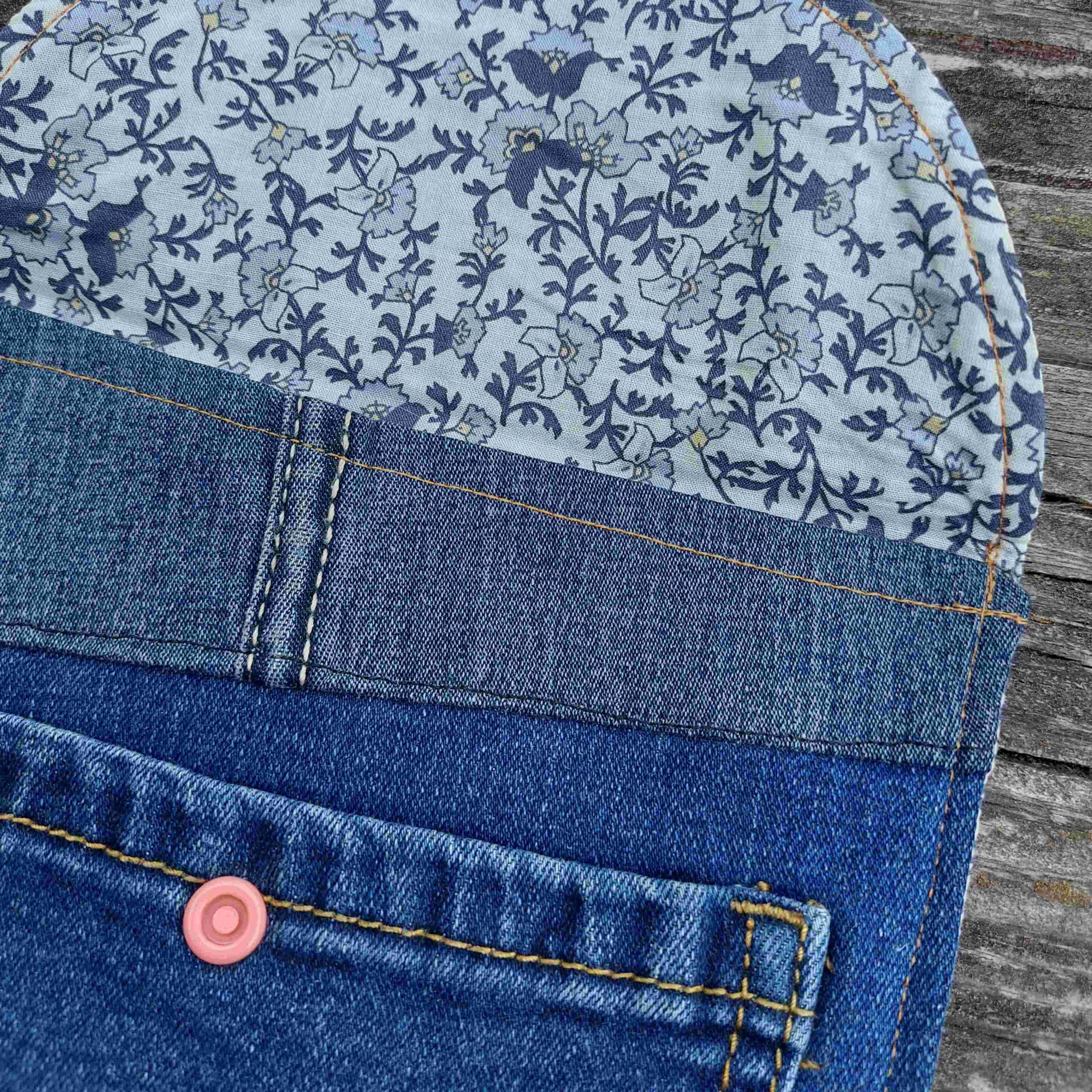 pochette livre transport jeans upcyclé protéger