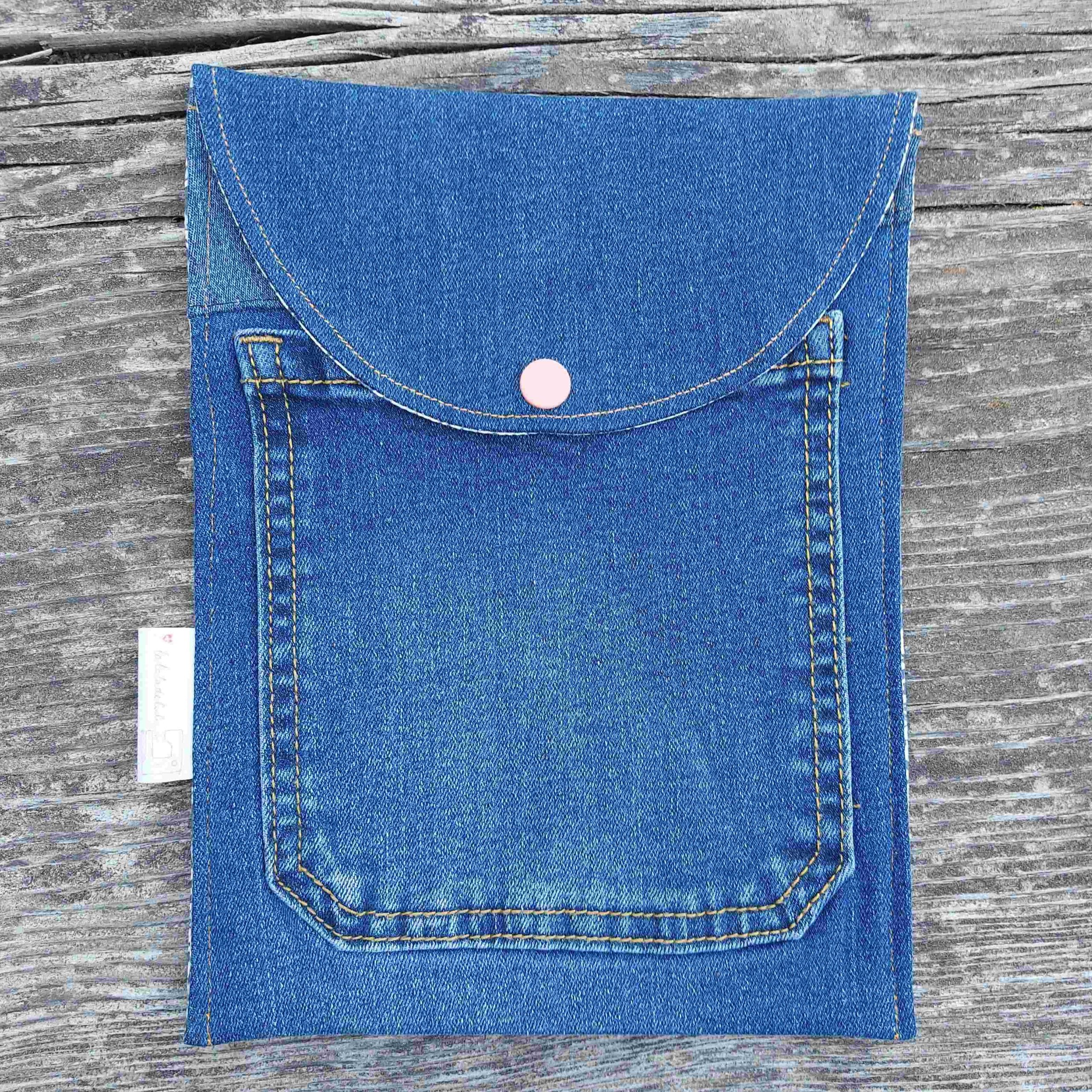 pochette livre transport jeans upcyclé protéger