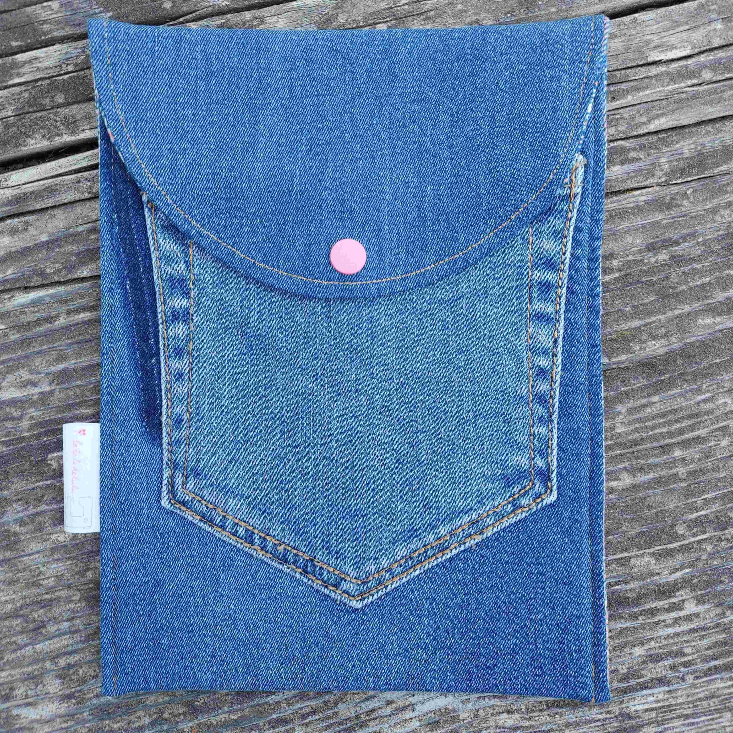 pochette livre transport jeans upcyclé protéger