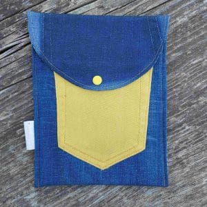 pochette livre transport jeans upcyclé protéger