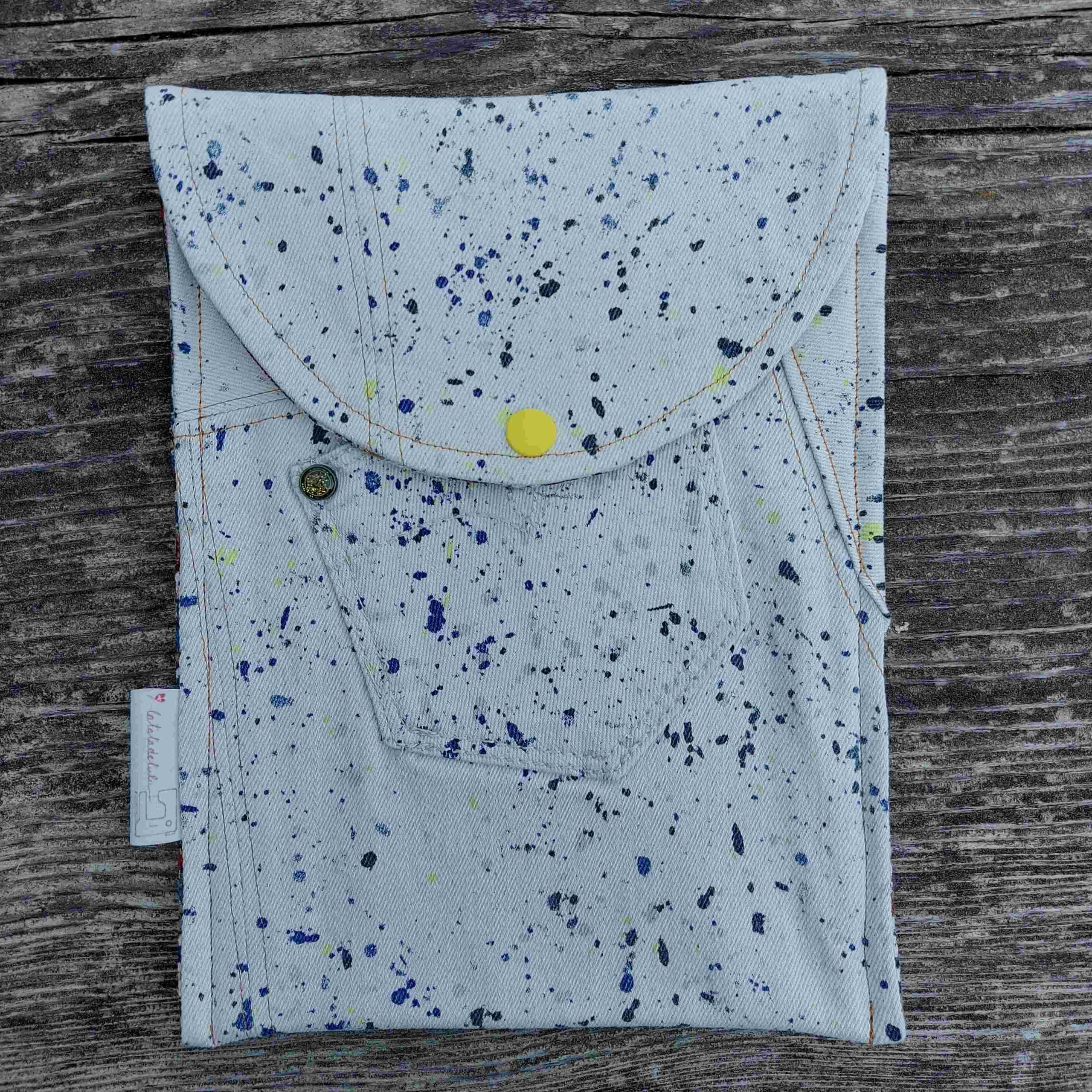 pochette livre transport jeans upcyclé protéger