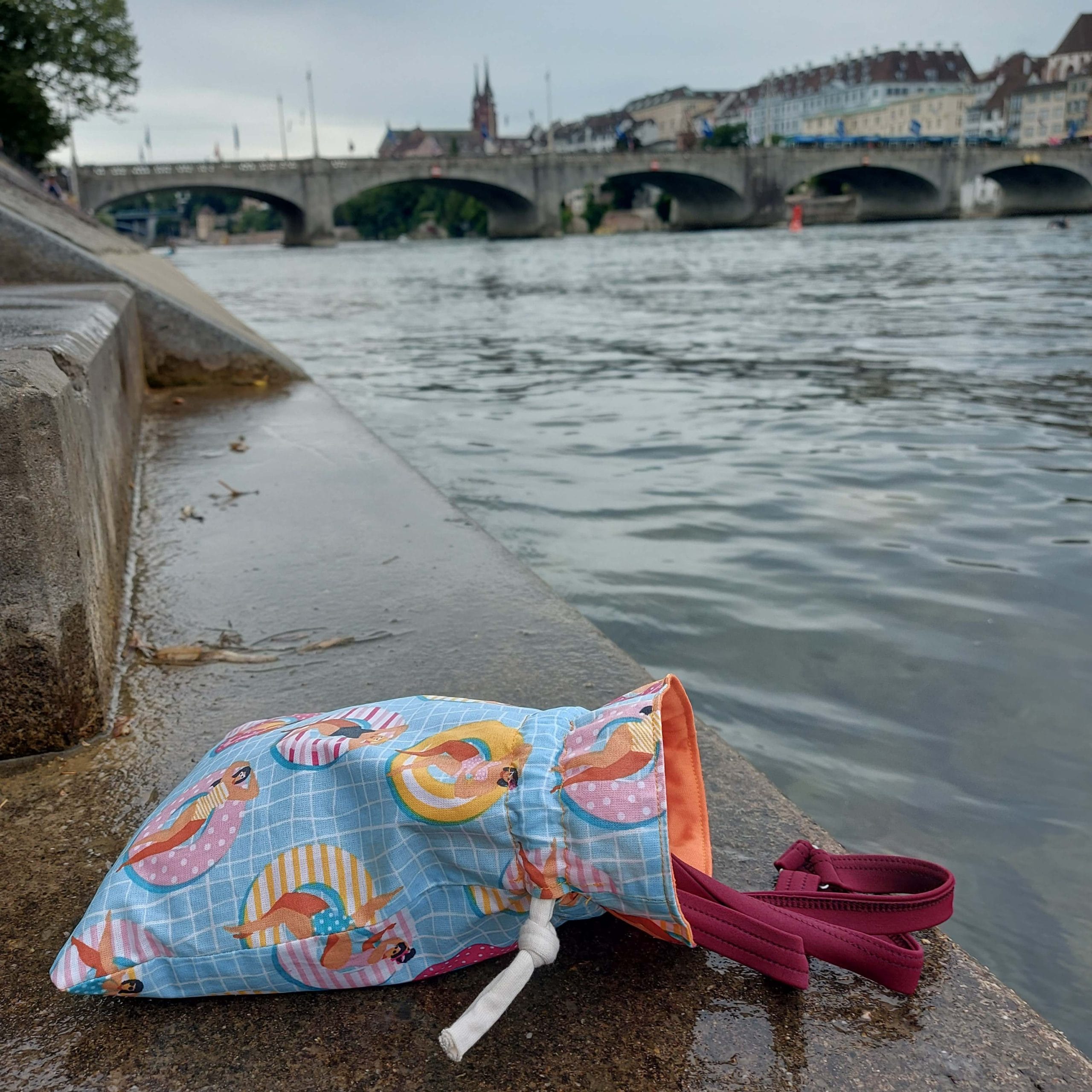 sac à maillot de bain mouillé linbaignade rivière sauna motif bouées