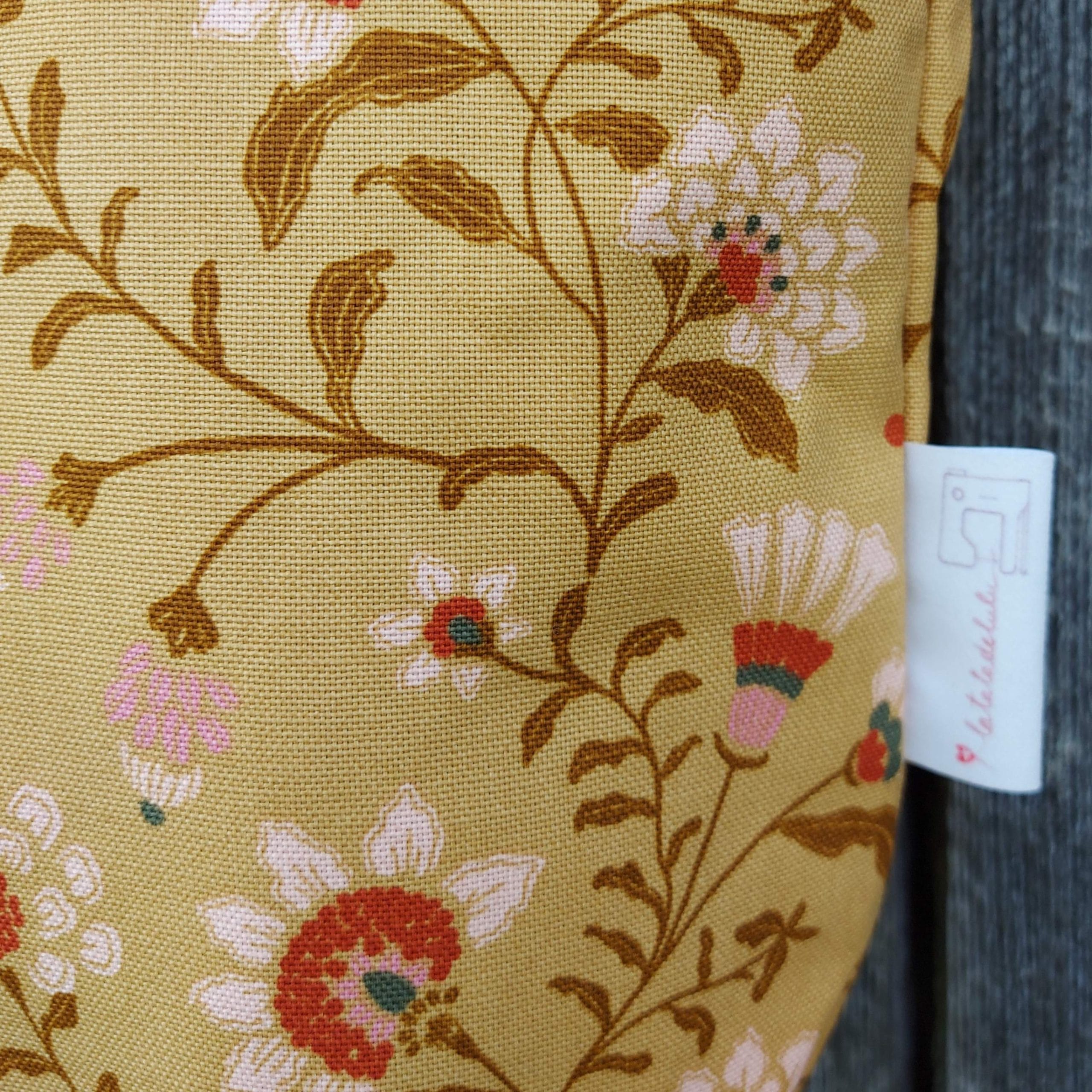 sac cabas détail étiquette motif